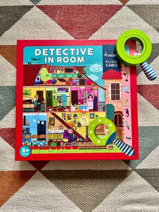 Puzzle Detective in Room 42 piezas. Con lupa. 