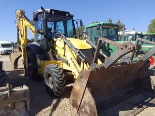 Retroexcavadora New Holland B100 CLR