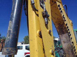 Retroexcavadora New Holland B100 CLR