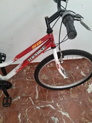 Bicicleta de paseo TOPBIKE blanca y roja