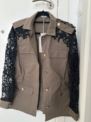 Chaqueta militar encaje mujer