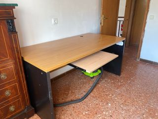 Mesa de despacho grande