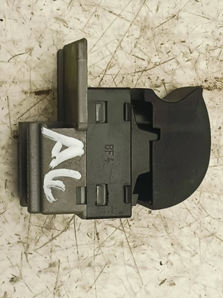 MANDO ELEVALUNAS TRASERO DERECHO AUDI A6 AVANT (4
