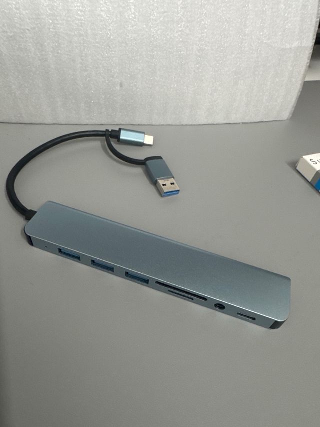 Adaptador USB-C 8 en 1