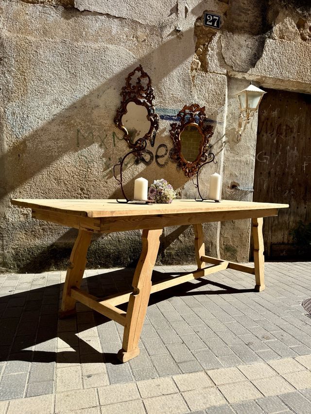 Mesa antigua tocinera rústica. “madera lavada”