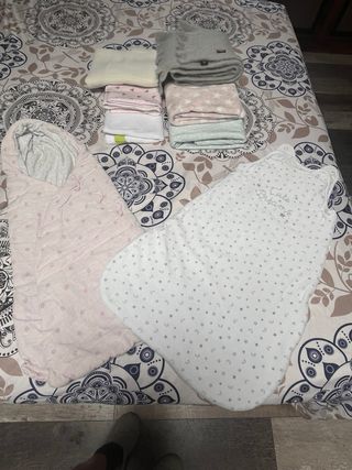 Lote 6 mantitas bebé + 2 saquitos suaves