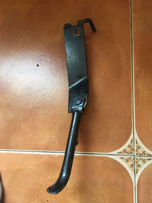 Caballete lateral moto / Pata cabra