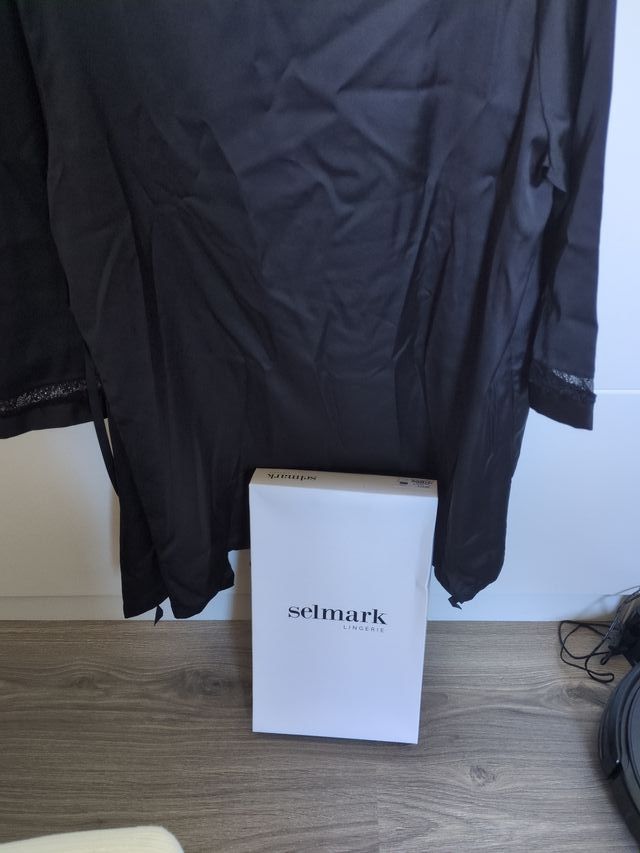 Bata da sposa Selmark nera con pizzo