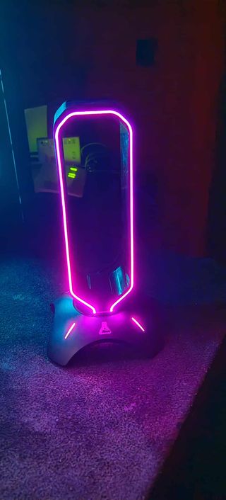 Supporto per Cuffie con illuminazione RGB +HUB USB
