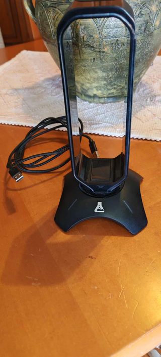 Supporto per Cuffie con illuminazione RGB +HUB USB