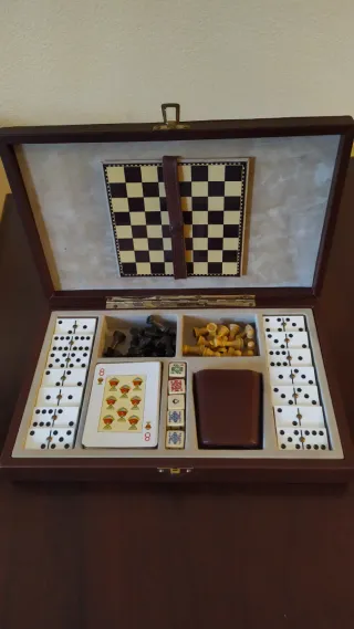 Estuche de juegos de mesa