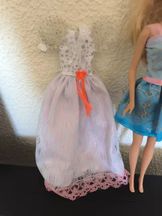 Barbie con vestido de princesa extra