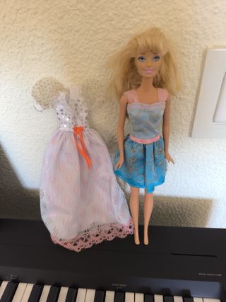 Barbie con vestido de princesa extra