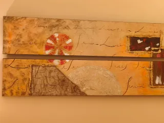 Cuadro decorativo beige y rojo