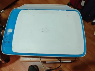 Impresora HP Azul y Blanca