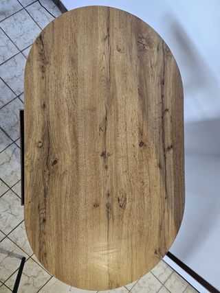 Tavolo alto ovale con sedie