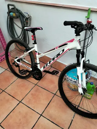 Bicicleta B-Pro Mujer Blanca y Rosa
