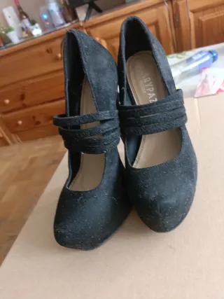 Zapatos negros tacón fino