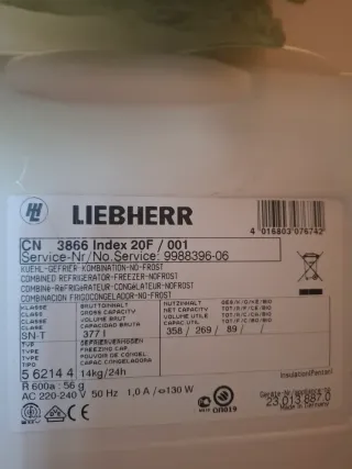 Cuatro (4) Baldas / repisas Nevera Liebherr