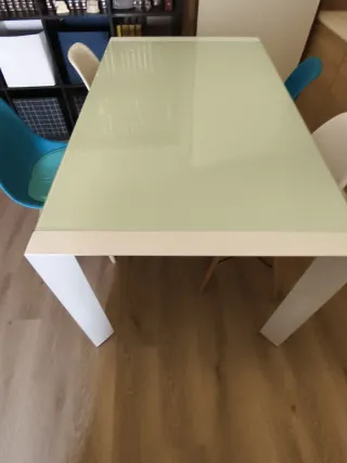 Mesa de comedor cristal y metal