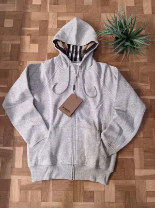 Sudadera Burberry con cremallera gris