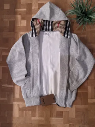 Sudadera Burberry con cremallera gris