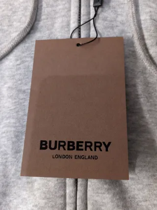 Sudadera Burberry con cremallera gris