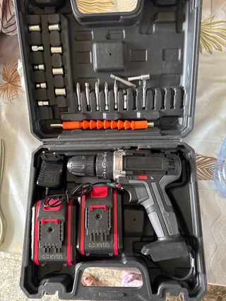 Taladro con 2 baterías y maletín