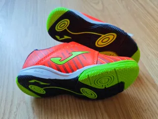 Botas de fútbol Joma niño naranja,talla 24.