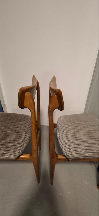 2 sedie danesi vintage in legno e tessuto
