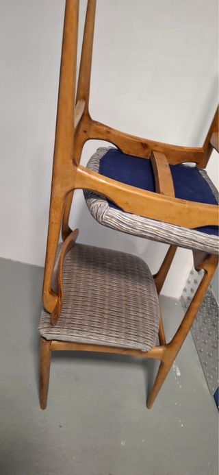 2 sedie danesi vintage in legno e tessuto