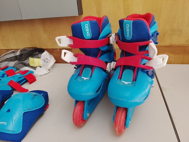 Patines Oxelo y Protecciones Talla 26-28