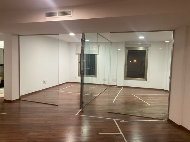 Separador cristal y aluminio