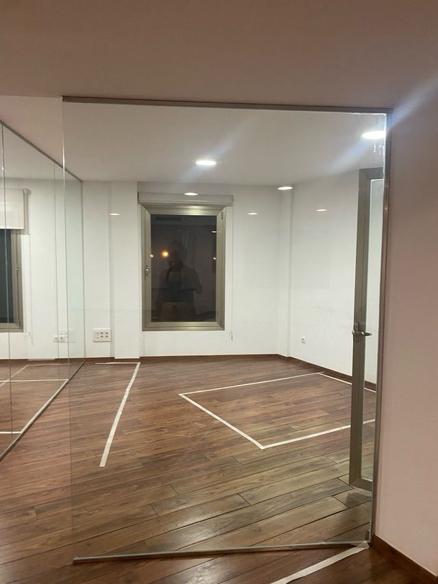 Separador cristal y aluminio