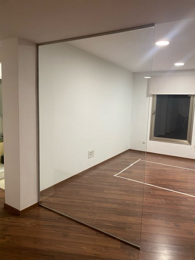 Separador cristal y aluminio