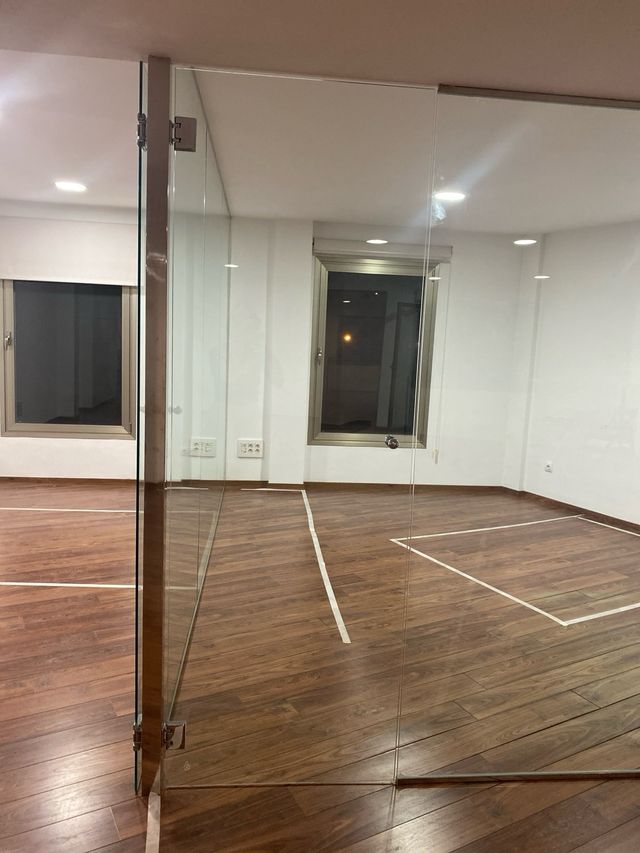 Separador cristal y aluminio