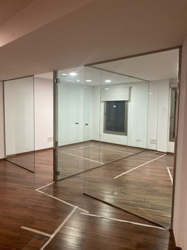 Separador cristal y aluminio