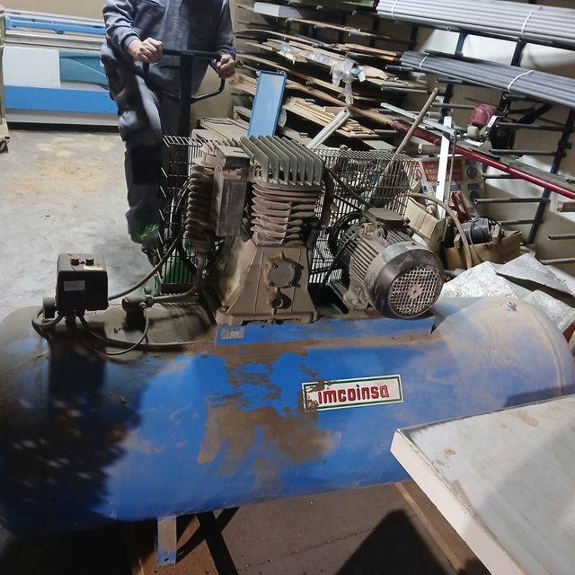 Compresor de aire 500L
Año 2003
TRIFASICO  380W 