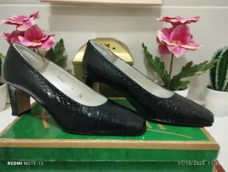 Zapatos de tacón negros para mujer