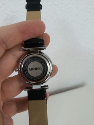 Reloj Miniso Japón Negro y Plateado