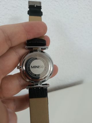 Reloj Miniso Japón Negro y Plateado