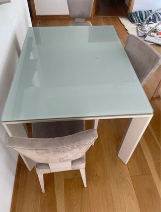 Mesa comedor extensible de cristal templado