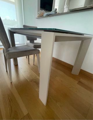 Mesa comedor extensible de cristal templado