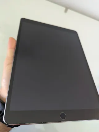 Apple iPad 10.5 LTE A1709 64 GB 
Garantía 2 años