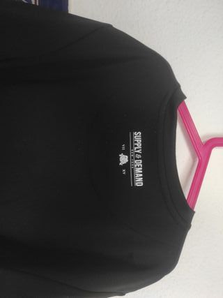 Camiseta negra Supply & Demand
