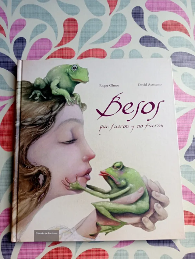 Álbum ilustrado "Besos Que Fueron y No Fueron"