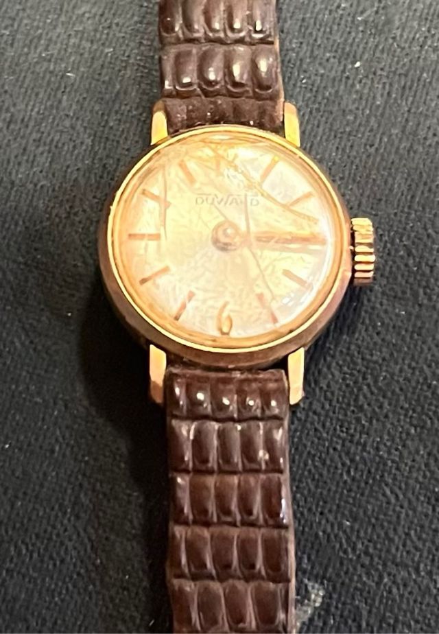 Orologio da ragazza Duward in oro antico