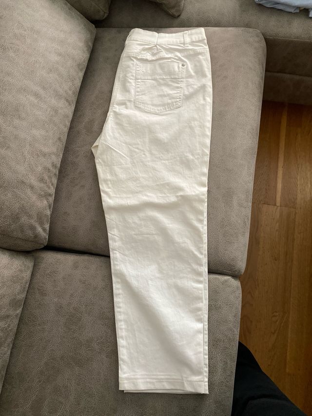 Blusa negra con pedrería talla L