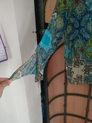 Camicetta etnica fantasia blu e verde