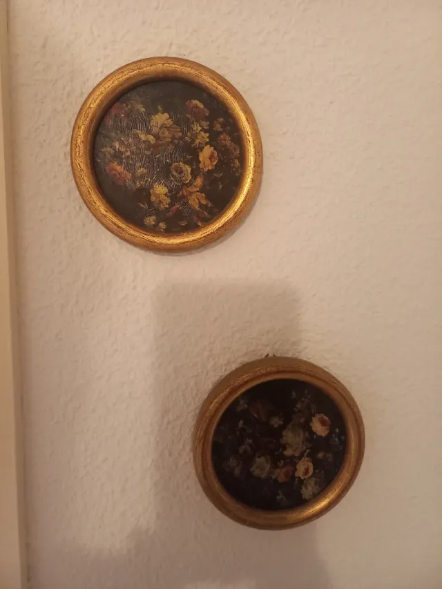 Lote de cuadros antiguos.  Diferentes estilos.